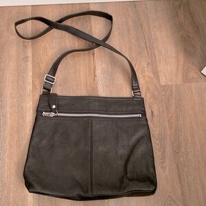 ☘️Margot pebbled leather crossbody bag, black